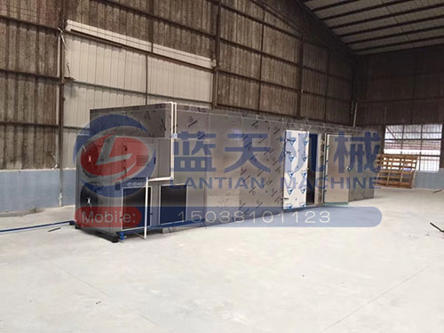 云南空氣能熱泵烘干機安裝現(xiàn)場